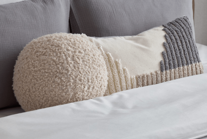 pillow muslim bloom